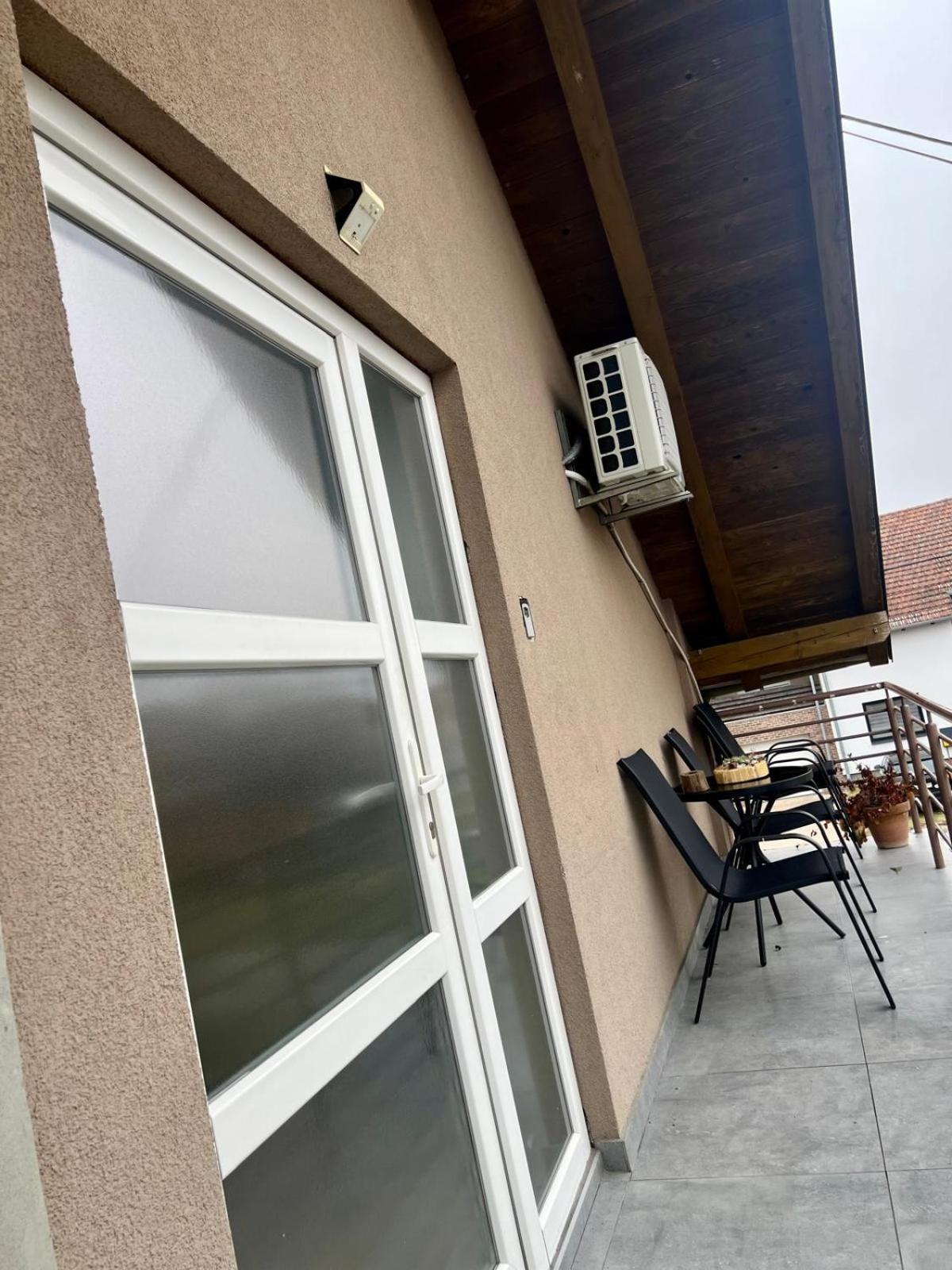 Guest House Ruza Tenja Luaran gambar